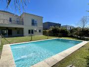 Casa de Estilo Frances en Venta Barrio Vistas Puertos...