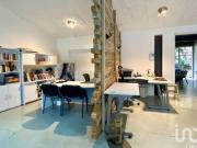 ? Casa de Estilo Sofisticado con Estudio Industrial...