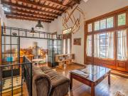 CASA DE ESTILO VENTA 5 AMB SUITE PATIO TERRAZA QUINCHO...