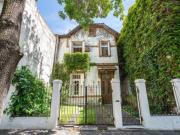 CASA DE ESTILO VENTA 6 AMB JARDIN PISCINA PARRILLA...