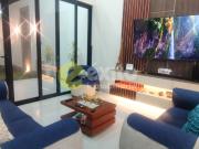 Casa de Estreno de Lujo en Venta con Piscina – Urb....