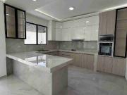 CASA DE ESTRENO EN URB. PUNTA ESMERALDA