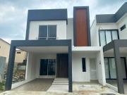 Casa de estreno en Urbanización San Antonio