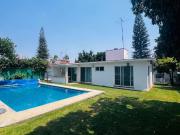 CASA EN UN NIVEL EN LOMAS DE COCOYOC