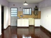 casa de frente con terraza