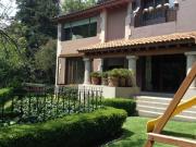 CASA DE GRAN DISEÑO, ACABADOS DE LUJO, EN BOSQUES DE LAS...