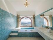 Casa de inspiración catalana con piscina y...