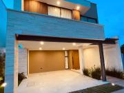 Casa de Lujo a la Venta en El Country, Tabasco: Espacios...