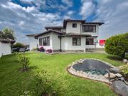 Casa en venta en Sangolqui de lujo / 900 m2 de terreno