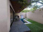 Casa de Lujo con Alberca y Roof Garden en Privada...