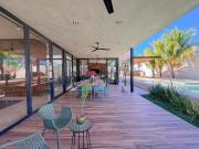 Casa de lujo de una sola planta con 1,346 m² de terreno