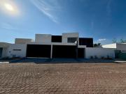 Casa en Balcones de Juriquilla, 1,252 m² terreno y alberca