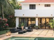 Casa de Lujo en La Ceiba | 1,610m² Terreno + Piscina + Golf