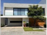 Casa de Lujo en La cima