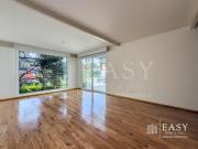 Casa de Lujo en Lomas con Uso Mixto y Jardín