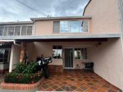 ¡CASA DE LUJO EN NUEVA SANTABARBARA DE 140M2!. Cod V10780