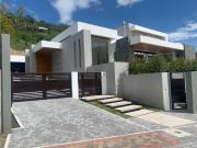 Casa de lujo en Pachosalas Cumbaya con jardin, Innova...