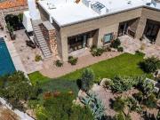 Casa de Lujo en San Miguel | Amueblada | Un Nivel | Alberca