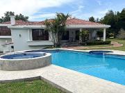 Casa 416 m2. de lujo + Piscina + Terreno 2.052 m2....