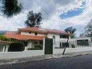 Casa de Lujo en Urbanización Exclusiva – Tumbaco, Sector...