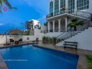 Casa de Lujo en Venta Bugambilias con Alberca Zona Sur