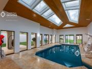 Casa de lujo en venta con Alberca Club de Golf Santa...