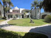 CASA DE LUJO EN VENTA CON EXCELENTES ACABADOS Y...