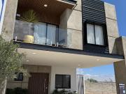 CASA MINIMALISTA 3 RECAMARAS CON BAÑO PROPIO CON ROOF...