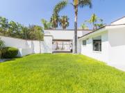 Casa de lujo en venta de 3 niveles, en Jurica Querétaro