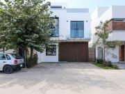 Casa de Lujo en Venta en Coto, Parques Vallarta