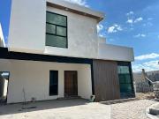 Casa de Lujo en Venta en Privanzas Acacia