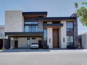 CASA DE LUJO EN VENTA EN RINCON DE LOS ENCINOS