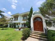 Casa de lujo en venta en Valle Real gran jardín