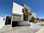 Casa de Lujo en Venta en Zanda Residencial, León, Gto