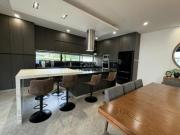 Casa de Lujo en Venta – Puerta Las Lomas Av. Universidad