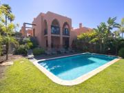 CASA DE LUXO/3 QUARTOS/RESORT DE GOLFE/TERRAÇO...