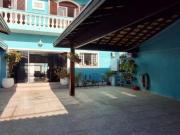 CASA DE LUXO Á VENDA COM PISCINA, 4 SUÍTES Á 300M DA PRAIA!