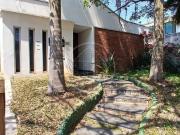 Casa de luxo com 4 quartos para venda ou aluguel em...