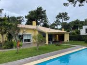 Casa de 400 m² à venda Charneca de Caparica, Setúbal