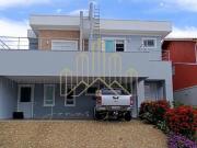 Casa de Luxo em Condomínio: 3 quartos, 3 suítes, 2...