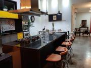 Casa de Luxo em Condomínio: 3 Quartos, 3 Suítes, 3...