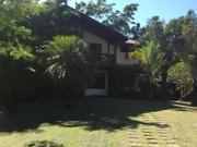 Casa de madeira ampla com 2 andares, piscina e área...