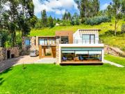 Casa De Miguel: Un Hogar Excepcional para Personas...