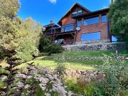 Casa de montaña con impactantes vistas al lago
