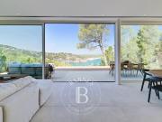 Casa de nueva construcción con vistas panorámicas al...