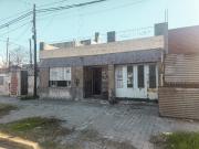 Casa de oportunidad con 2 dormitorios más cochera en...