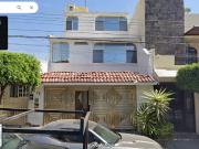 CASA DE OPORTUNIDAD EN C. ESCUDO 3 PRESIDENTES BENTIO...