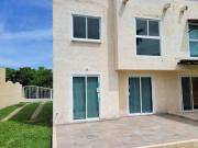 Casa de oportunidad En Marina Diamante en la entrada del...