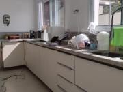 CASA DE ÓTIMO PADRÃO, COM 5 QUARTOS AO TODO, HÁ100...