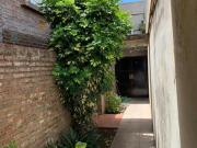 Casa de Pasillo 2 dormitorios 2 Baños 15 años